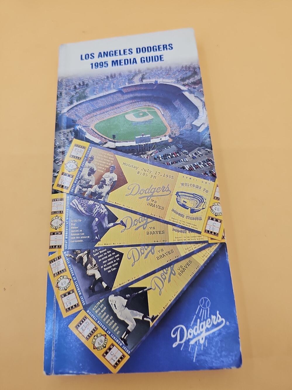 1995 Los Angeles Dodgers Baseball Media Guide